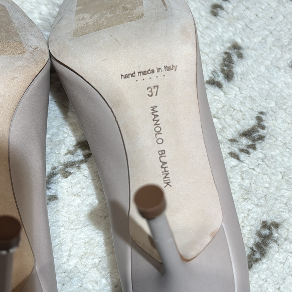 Manolo Blahnik Hangisi Crystal Buckle Pump - Picture 13 of 15
